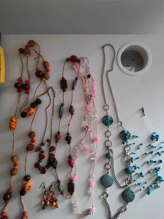 Margele, inele, coliere, cercei, pandantive, bratari