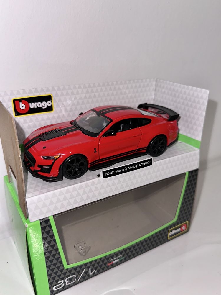 Ford Mustang Shelby GT500 Bburago 1:32