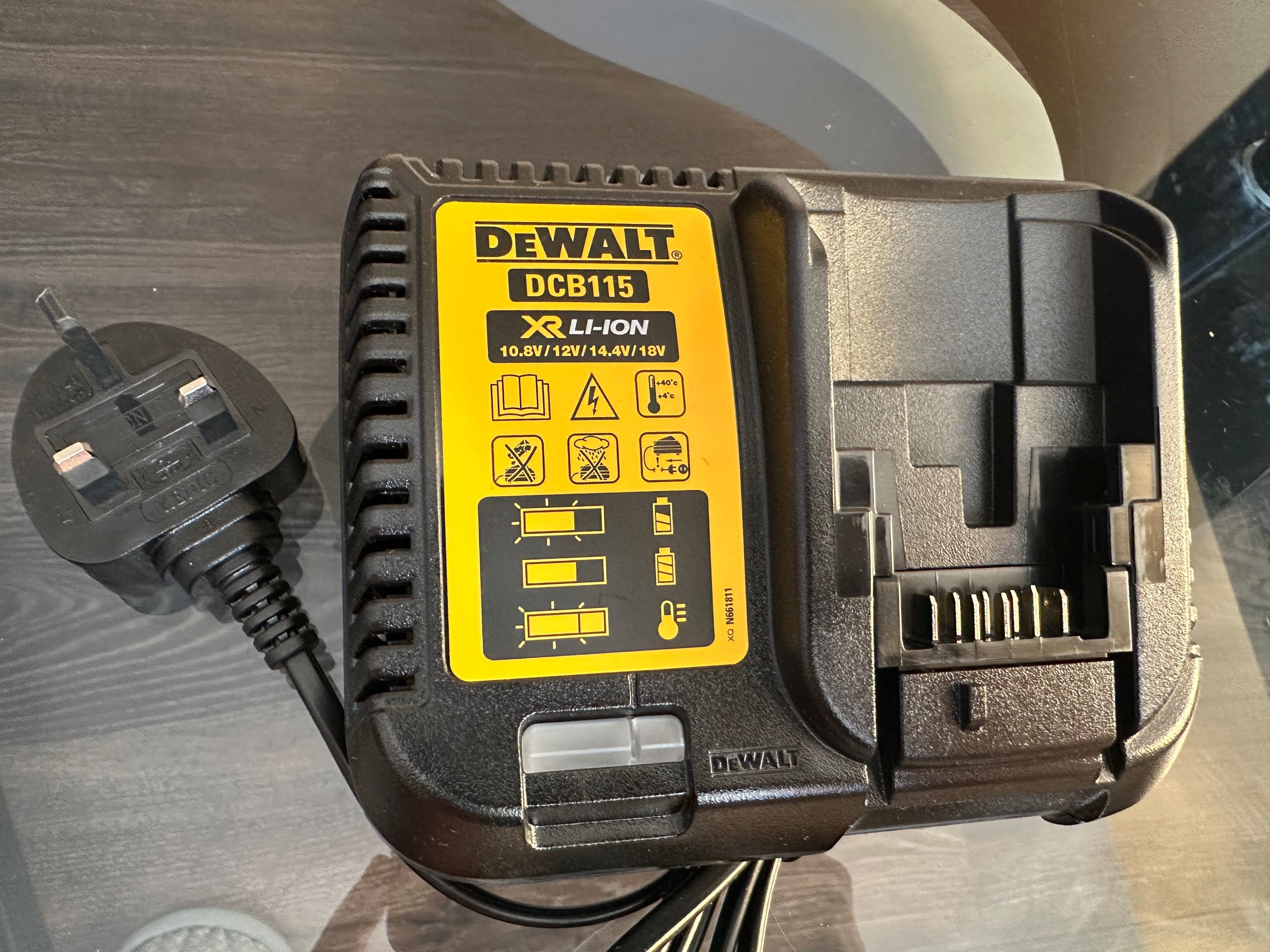 DEWALT DCN890P2 Такер за бетон