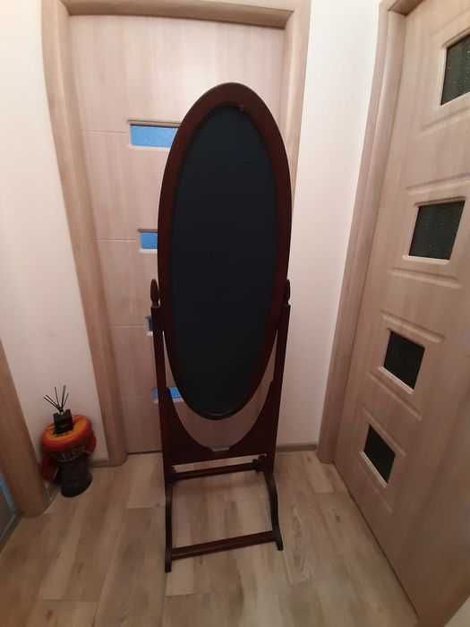Oglinda vintage cu rama din lemn
