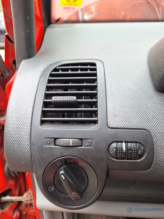 Grila de ventilatie laterala panou de bord stanga VOLKSWAGEN LUPO 6X1, 6E1 1998 - 2005 1.0 1.0 AER, ALD, ALL, ANV, AUC