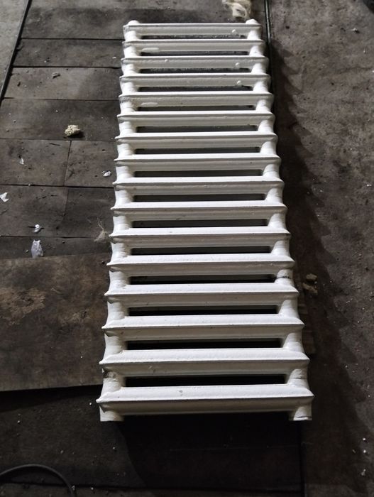 Продам чугунный радиатор