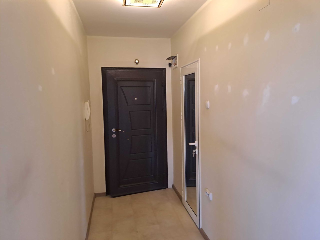 Продава се Тристаен апартамент в Плевен, Широк център - 75 кв.м за 1180 €/кв.м - Снимка #9