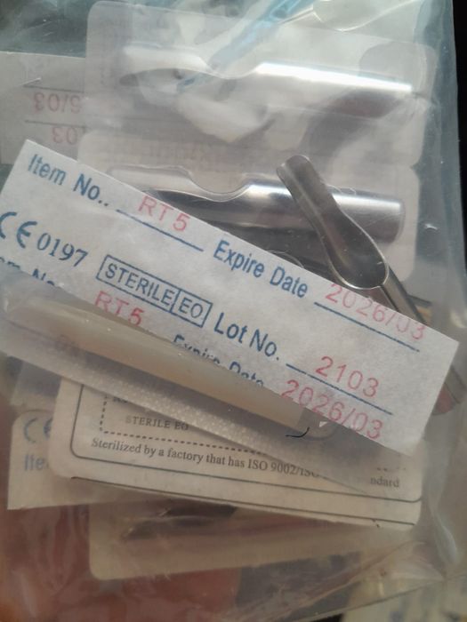 Vând kit de tatoaje plus tus negru de 250 ml