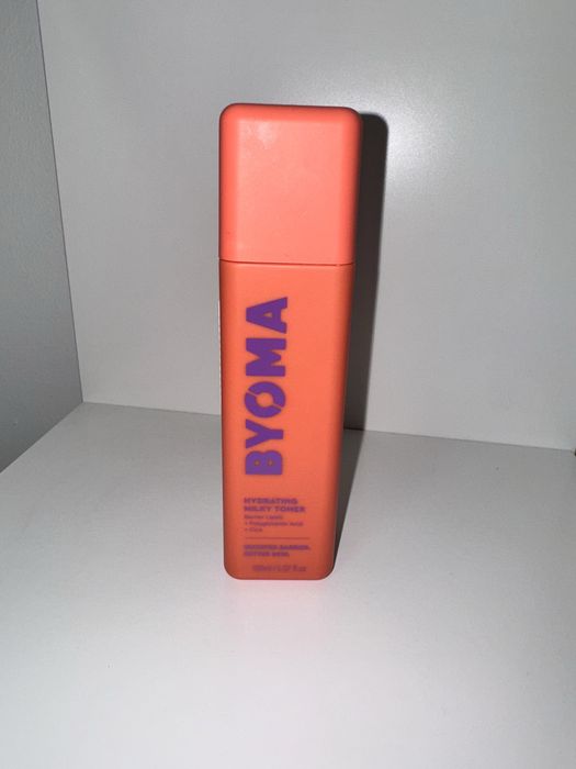 Млечен тонер за лице Byoma + подарък