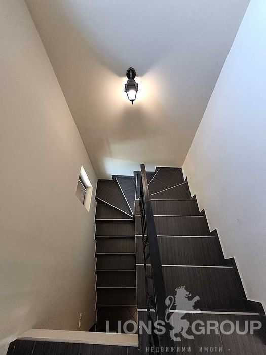 Дава се под наем Тристаен апартамент в Варна, м-т Траката - 98 кв.м за 129990 € - Снимка #14