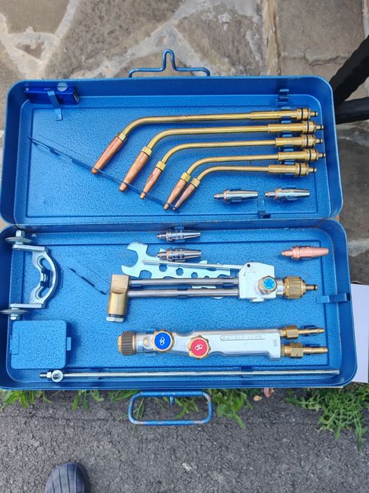 Продавам чисто нов оксижен  и резак