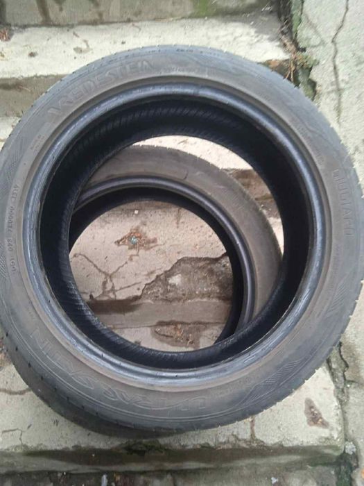 Продавам 2 гуми Vredestein Ultrac Satin 17
