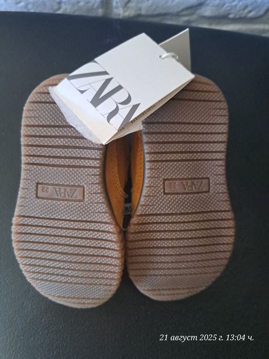 Спортни обувки на Zara