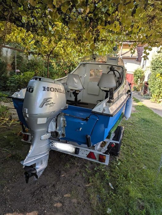 Barca tip DORY 13 (cu cabina) + Motor Honda 40 cp + peridoc