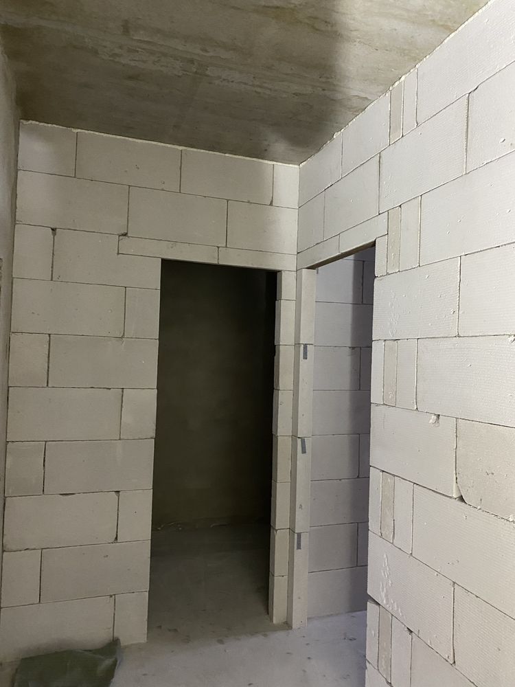 Межкомнатные перегородки ставим, газаблок и кирпич и облицовка делайем