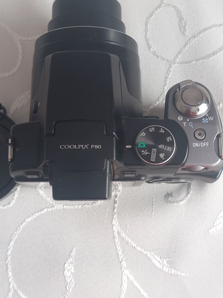 NIKON COOLPIX p80 (18x optical zoom)