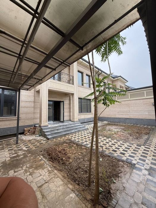 Продается дом,Сайрам виладж,ор.р буз базар,ул.сайрам,450м2