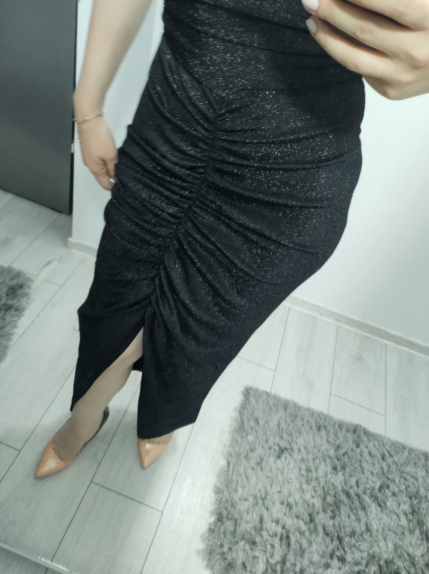 Rochie neagra cu inserții argintii