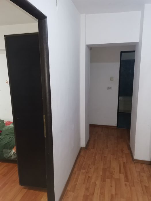 Vand apartament in centru Rovinari  4 camere
