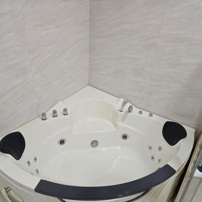 Джакуззи 1.50х1.50 б/у в отличном состоянии