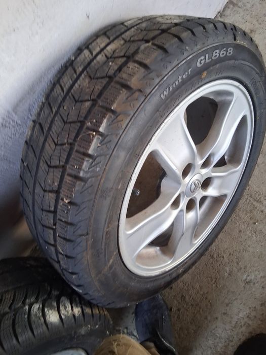 Vând cauciucuri de iarna