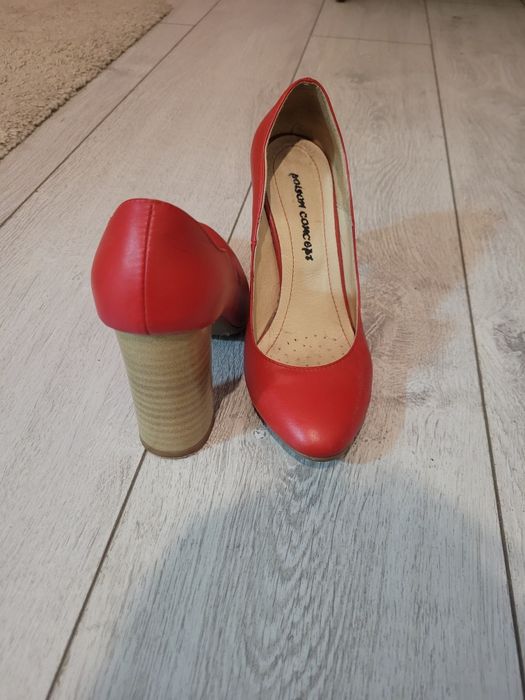 Pantofi din piele cu toc mărimea 35