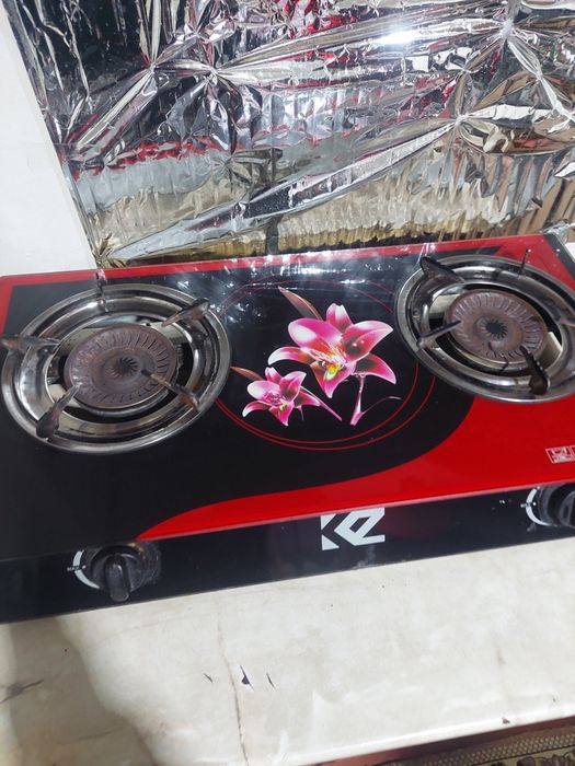 Продам газовую плиту