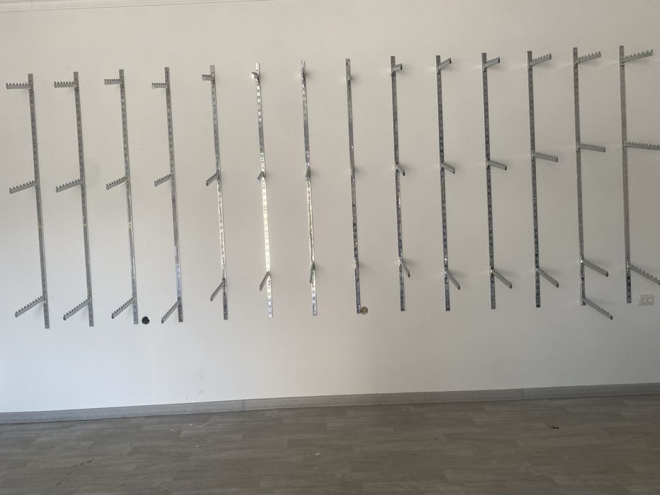 Magazin uchun veshilka