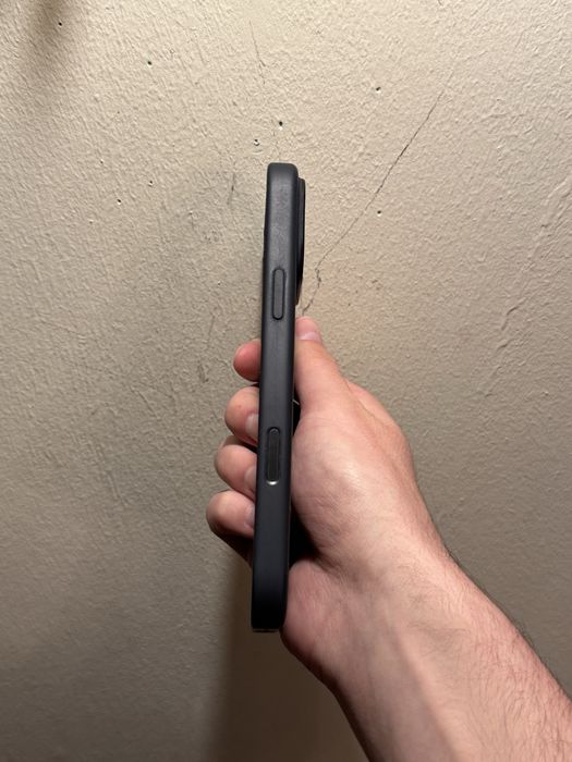 Husa originala Apple din silicon cu MagSafe - iPhone 16 Pro Max