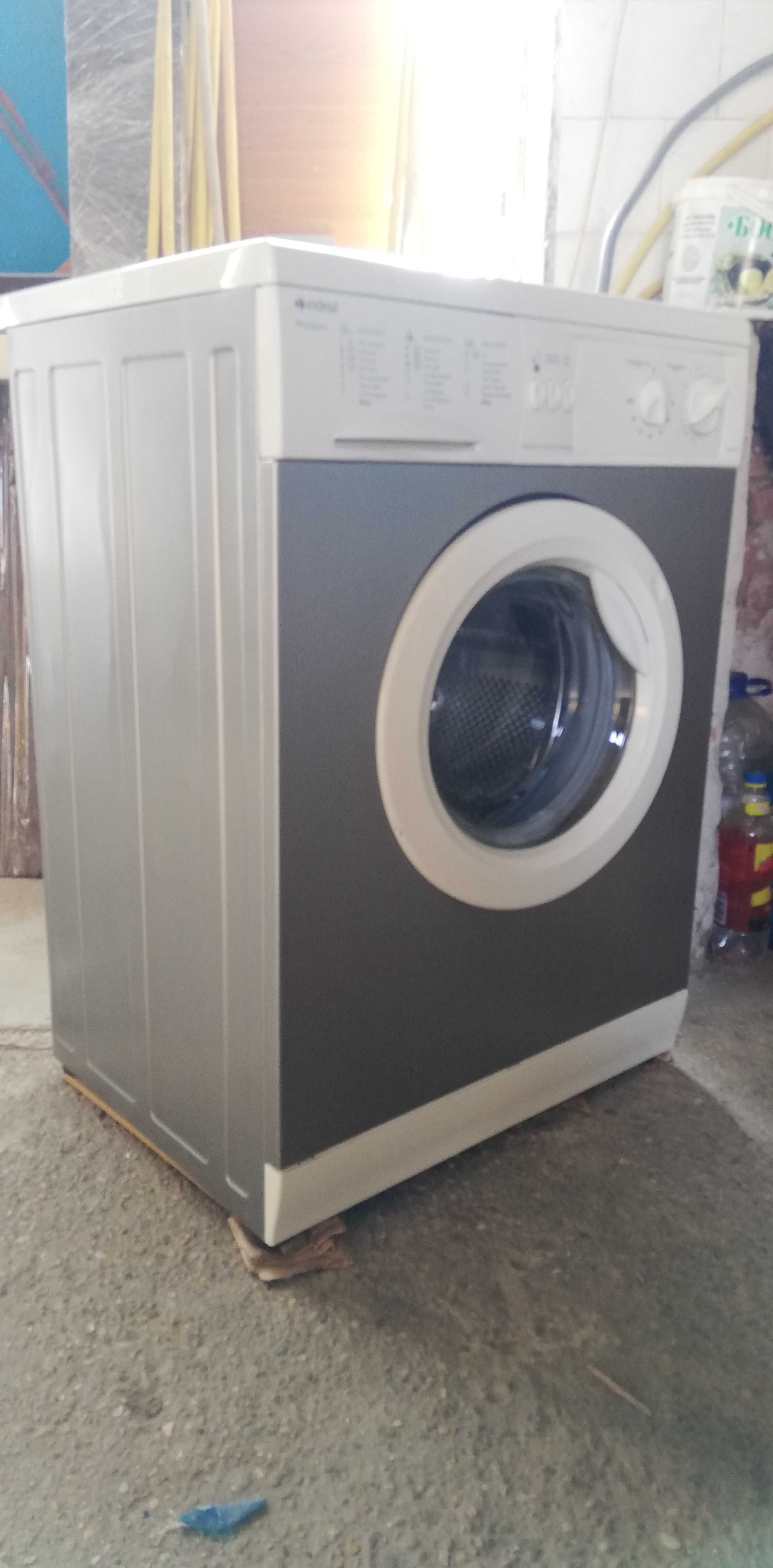 Пералня Indesit рециклирана