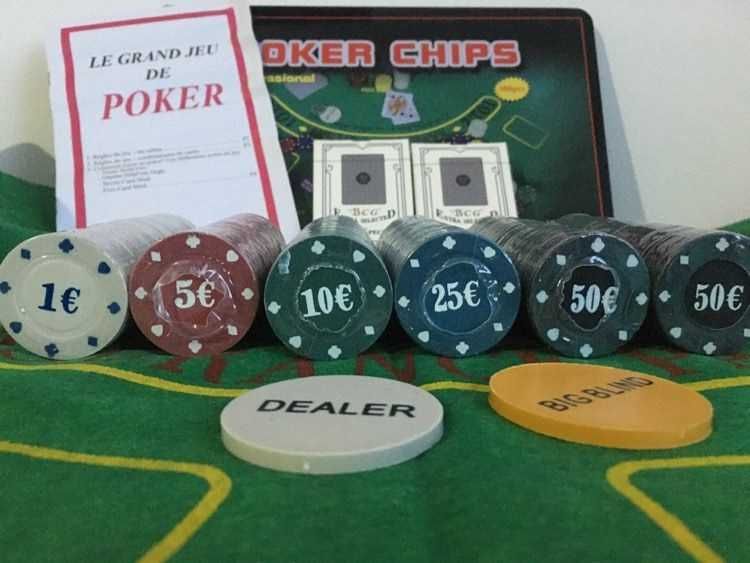 Trusa Poker 300 Jetoane Inscriptionate în Cutie Metalica. SIGILAT!