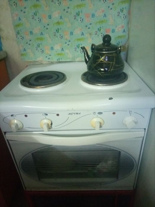 Продам электроплиту мечта