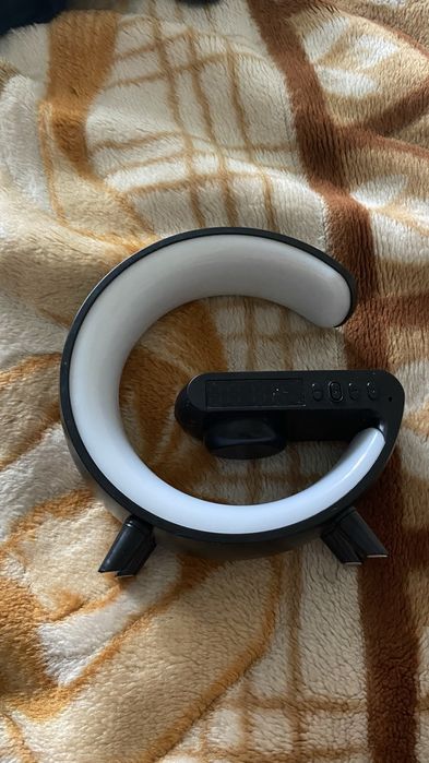 Смарт ночник,будильник,показывает время,блютуз музыка.Очень удобная