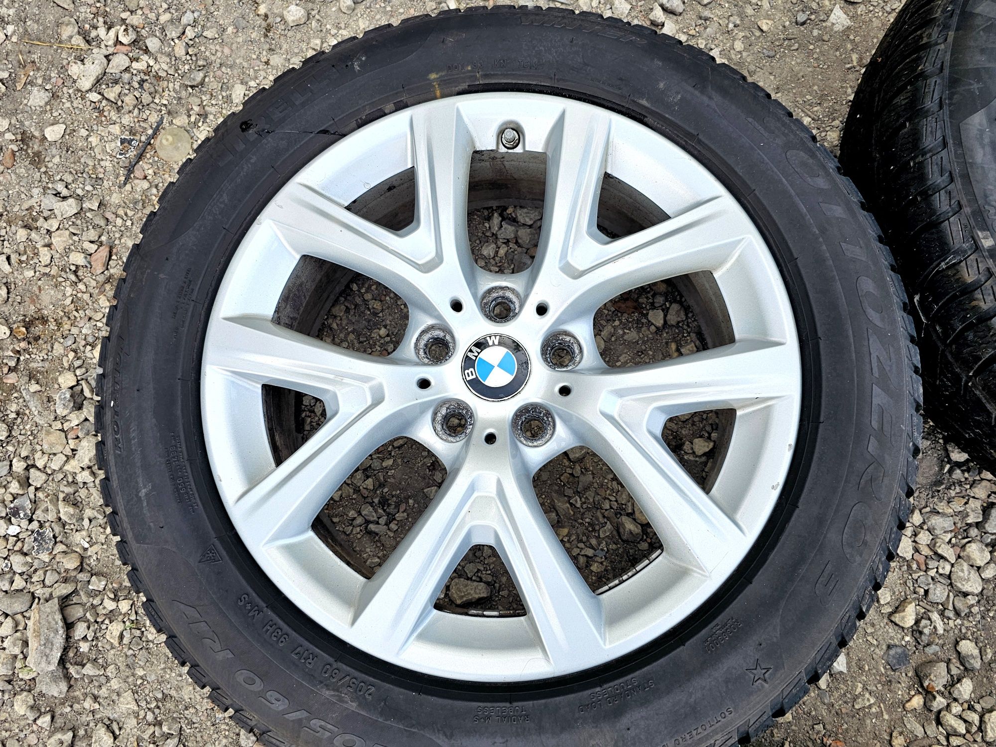 Алуминиеви джанти 17 цола с гуми Pirelli  BMW X1