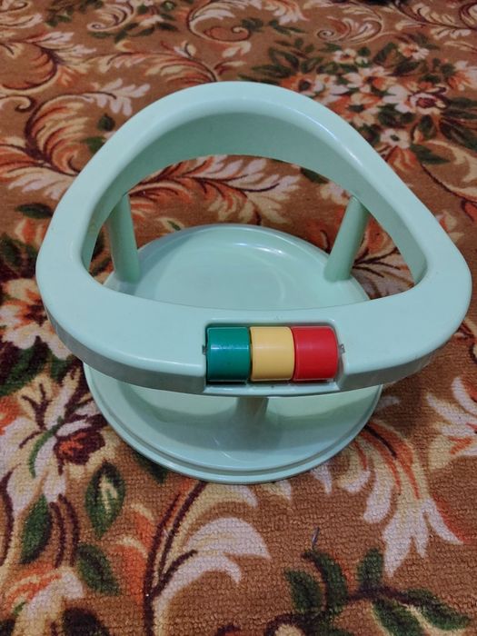 Сидение в ванну для малыша