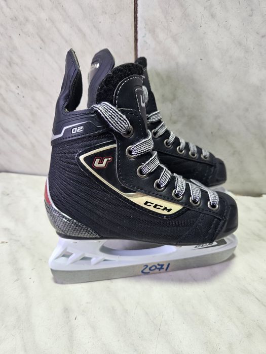 Patine 2071 hochei hockey CCM   marime   30 (19   cm)