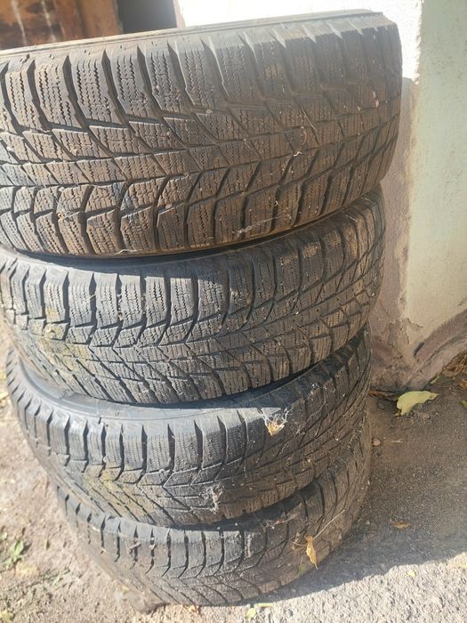 Продам б/у зимние шины