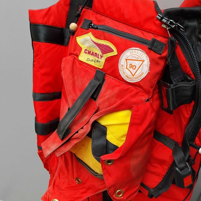 НАЙ ДОБРАТА ОФЕРТА Charly Затворена СБРУЯ + Парашут за парапланер