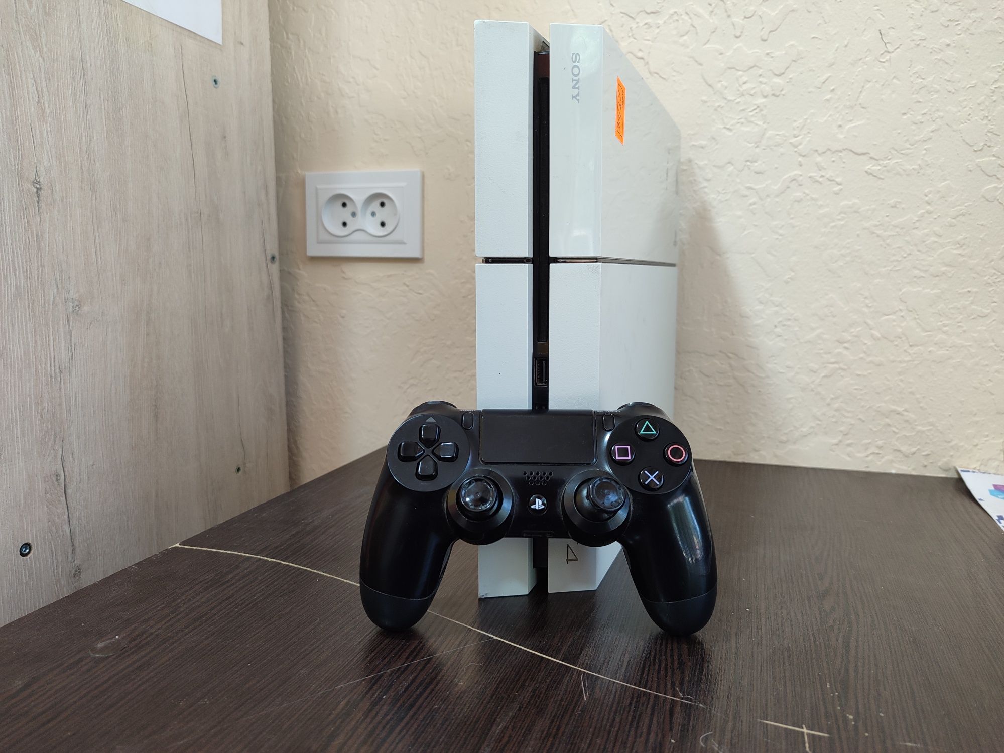 Продается Playstation 4 Fat