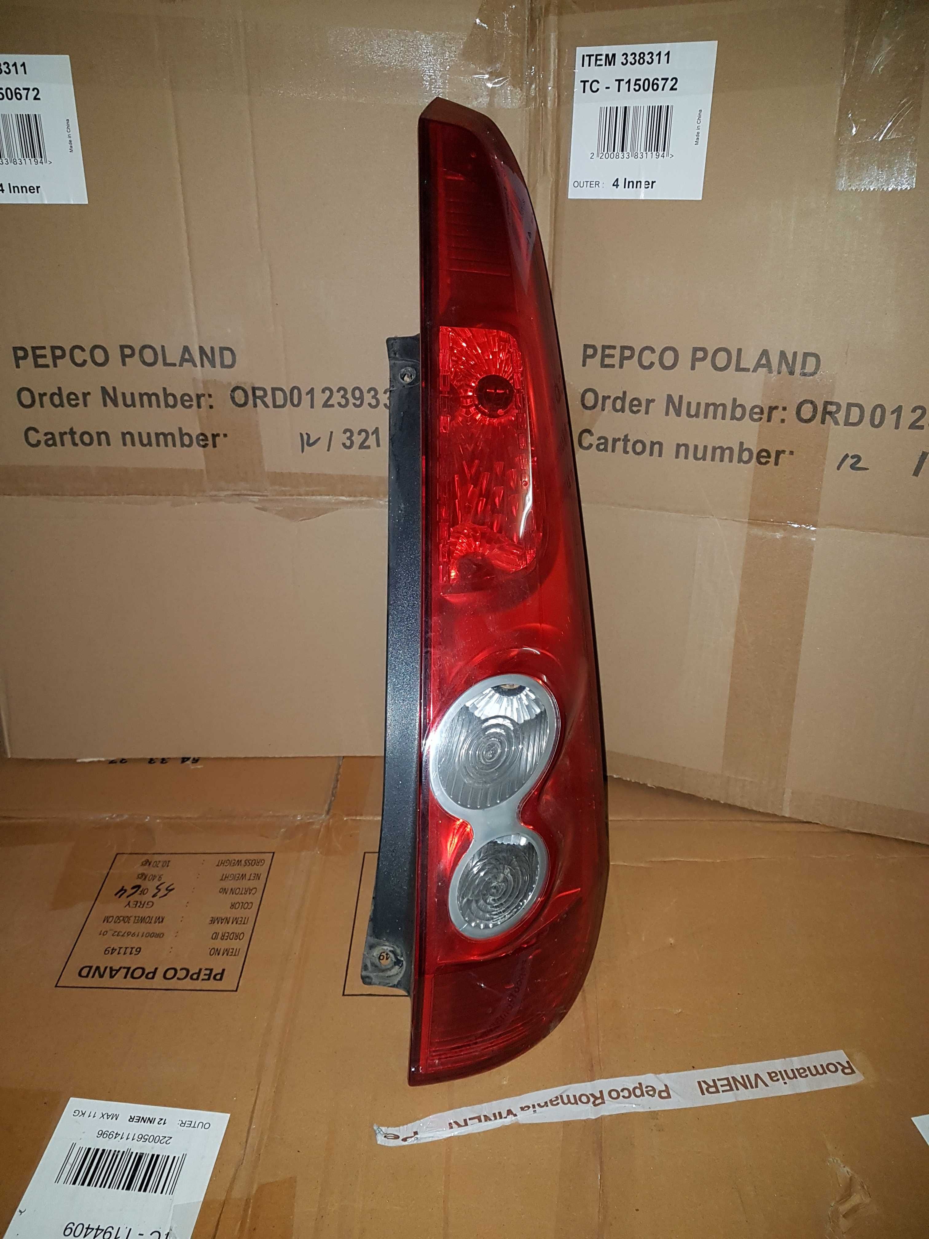 2 Faruri Ford Fiesta MK6, lampa spate, tripla dreapta, OEM Ford, 2006