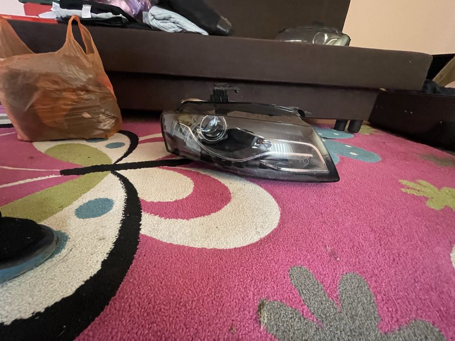 Vând far audi a4 b8 bi xenon