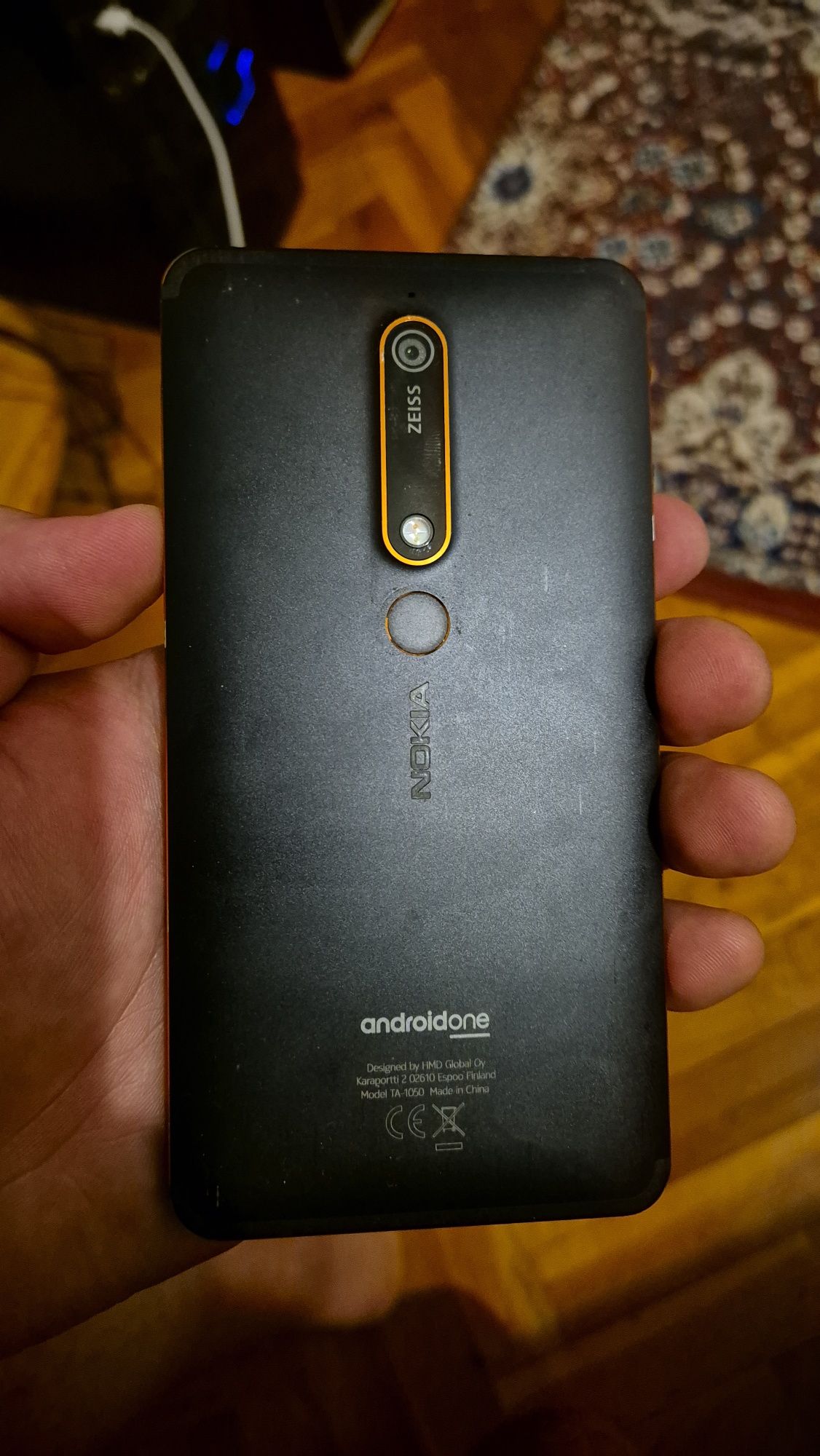 NOKIA 6.1 с Адаптер и силиконов кейс