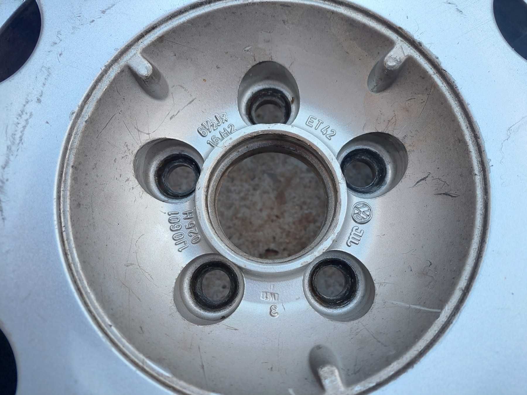 Гуми с джанти VW 16, 5х100 Бора , Голф...
