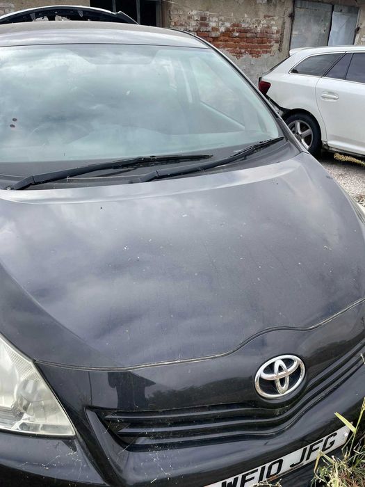 Toyota Verso 2010 г. 1.6 Valvematic (132 к.с.)