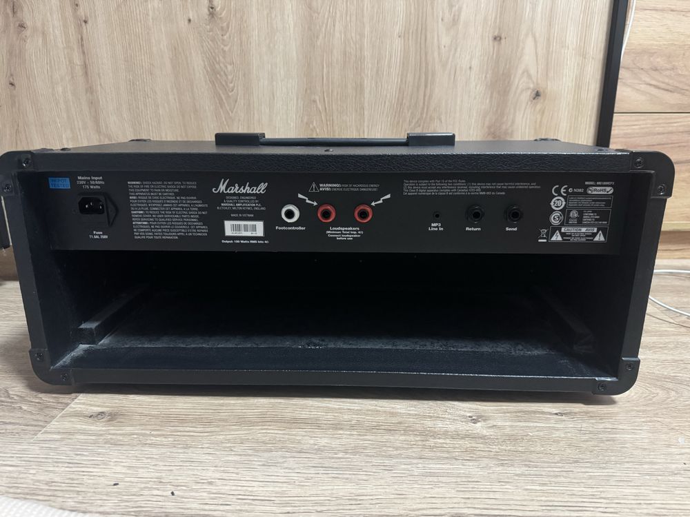 Усилвател за китара Marshall и BEHRINGER