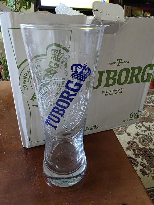 Vand pahare sigilate Tuborg