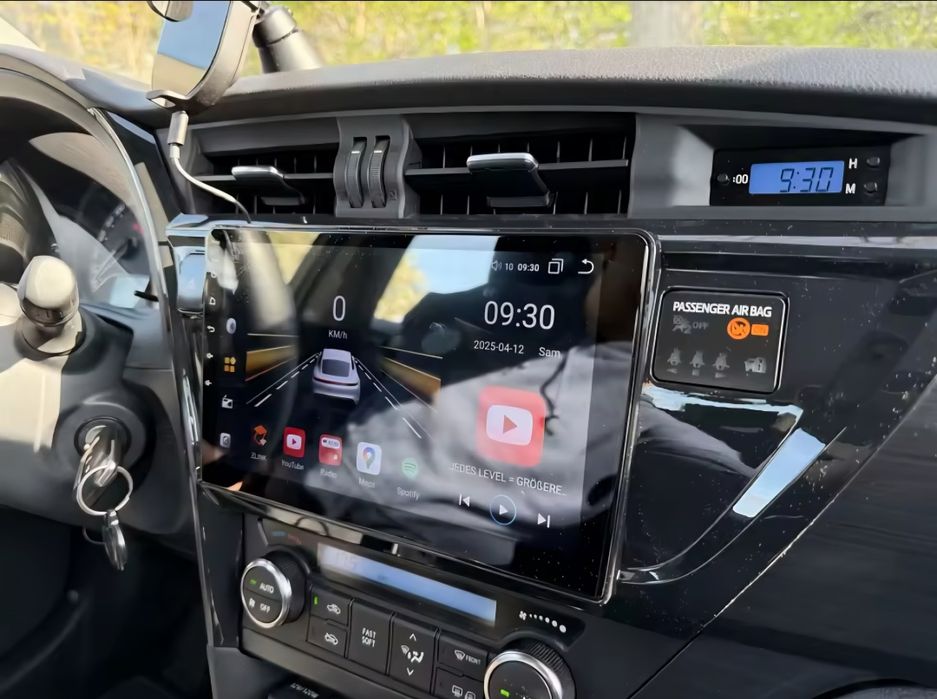 Navigatie android Toyota Corolla Auris GPS Waze YouTube Carplay