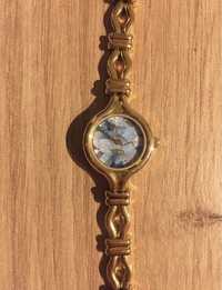 Часовник Burberry vintage кварцов златен с опал