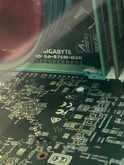 Геймърски Компютър / i7 8x3.90Ghz / 16GB RAM / RX570 8GB / 3TB