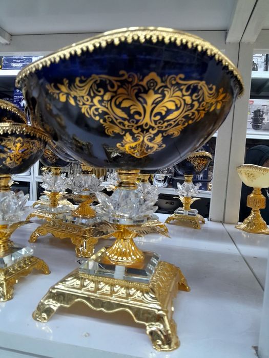 Продам красивый сервиз