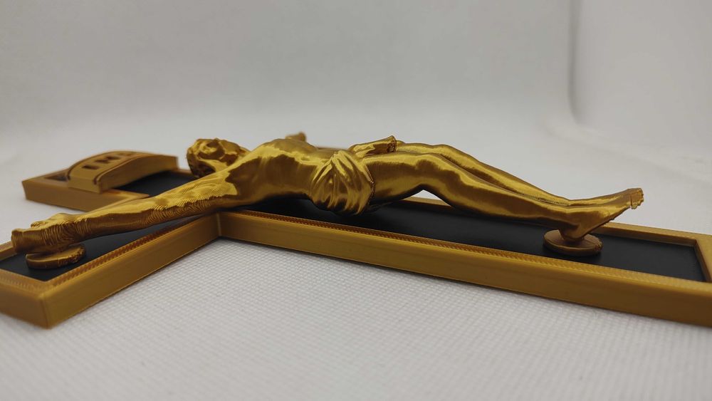 Cruce cu Isus Hristos rastignit - imprimat 3D