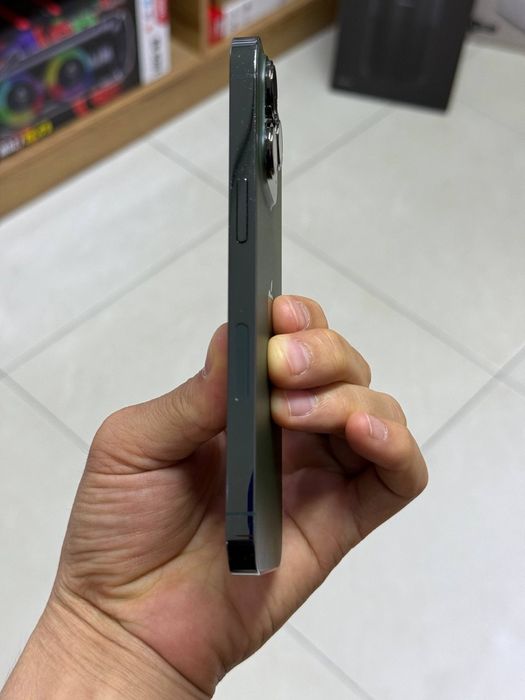 Iphone 13 pro Green