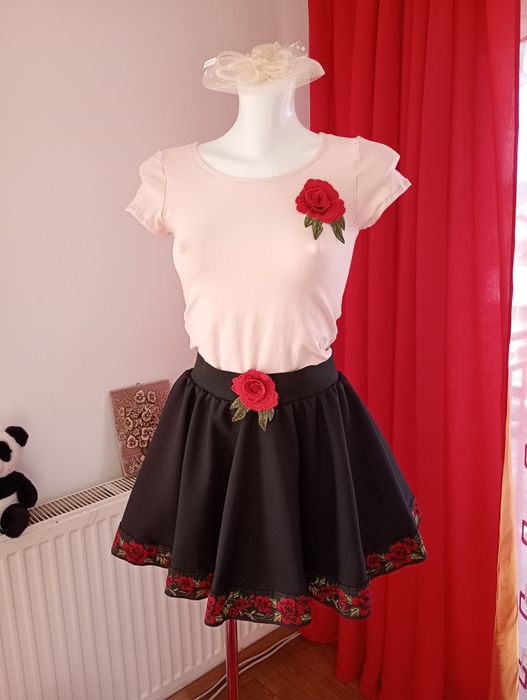 Fuste cu motive tradiționale