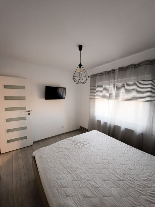 Inchiriez apartament 2 camere Micalaca